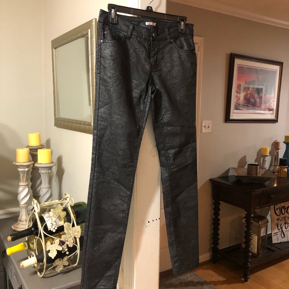Skinny pants
